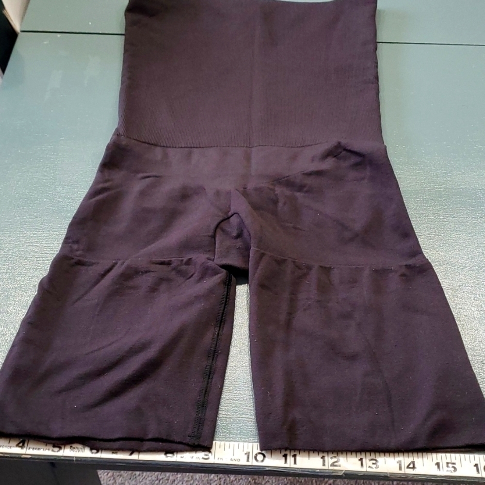 ASSETS, BLACK SHAPWEAR BOTTOM. High waisted and‎ shorts style. Size small.